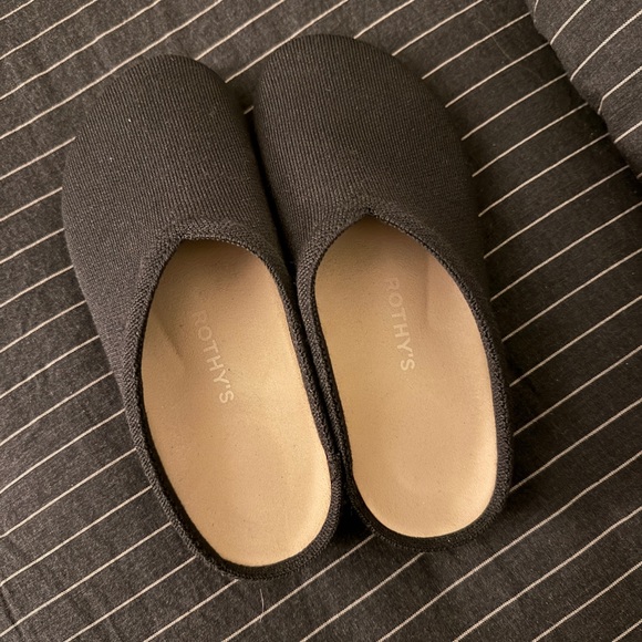 Rothy’s Black Clogs 7 (they fit 8) - Picture 2 of 4